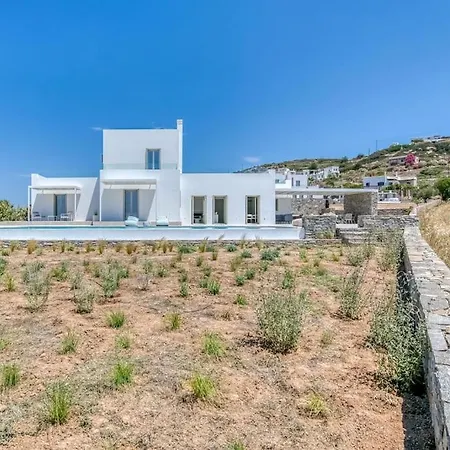 Thea - Spacious Outdoors Villa *
